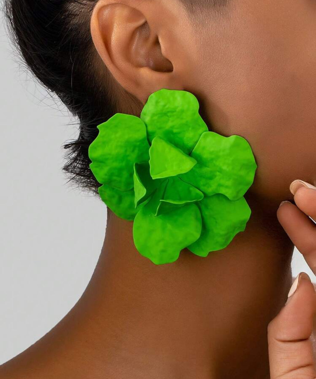 Ms. Kelly Green Flower Earrings
