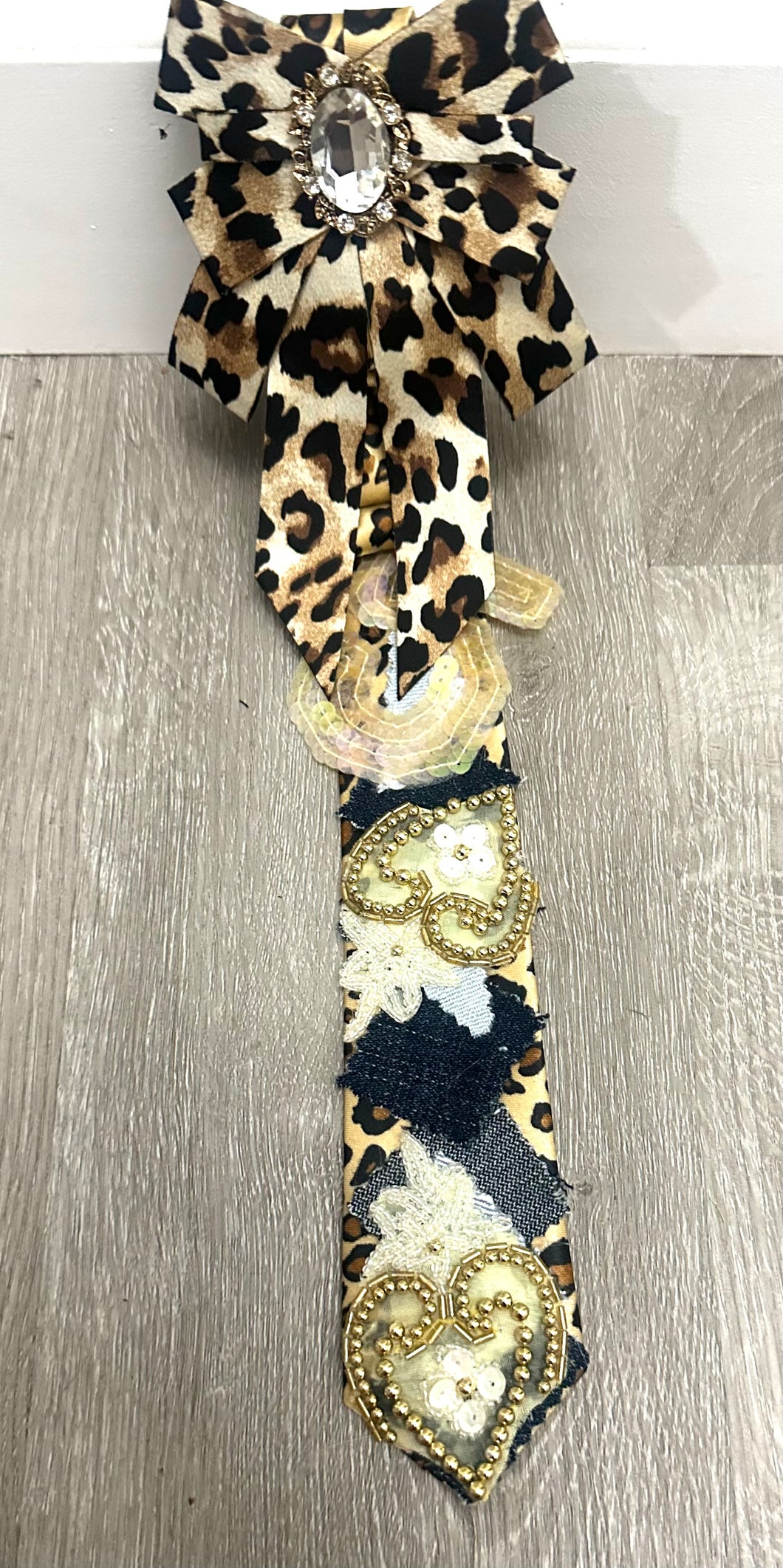 👑 Regal Elegance Tie