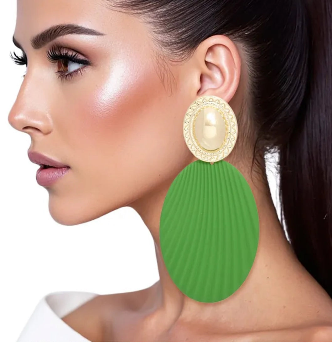 Ms. Kelly oval earrings