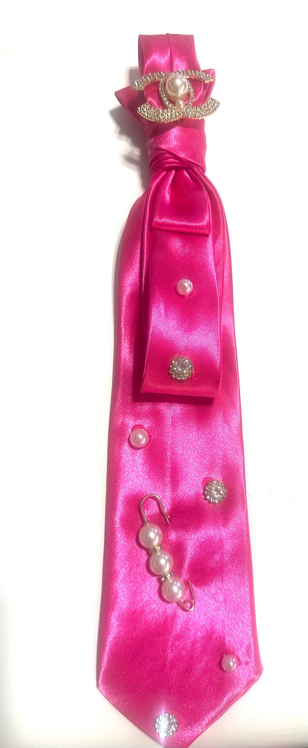 The Grace & Glamour Tie necklace