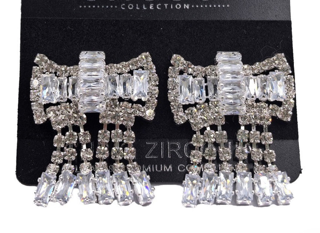 ✨ Diamond Bow Glam Earrings